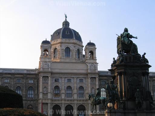 Museum of Natural History and Maria Theresa Monument